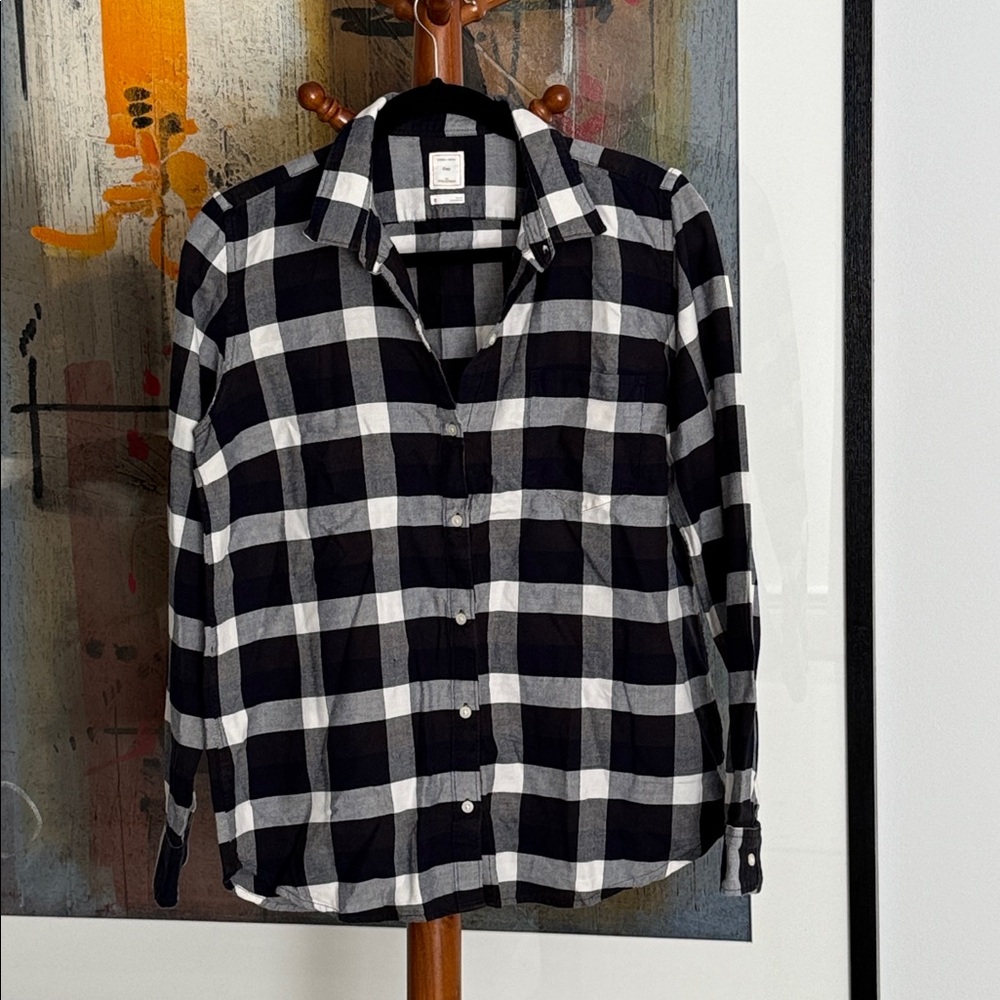GAP Women’s Plaid Button Down Shirt